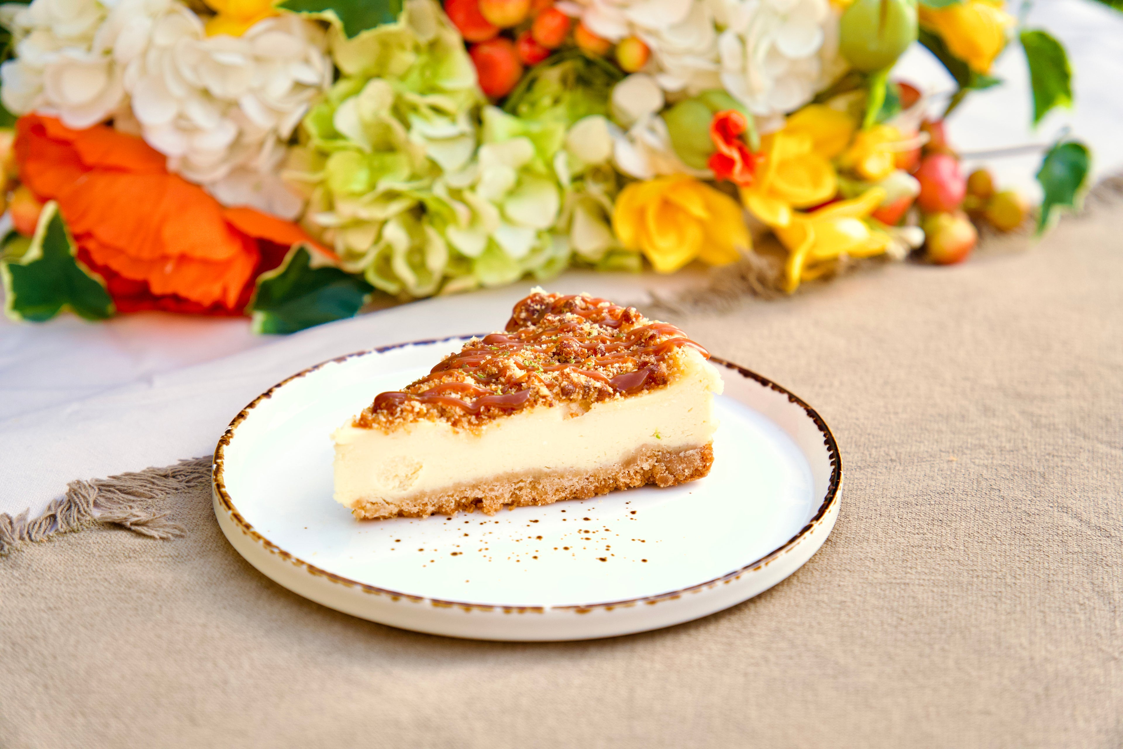Salted caramel & pecan cheesecake (8 Units)