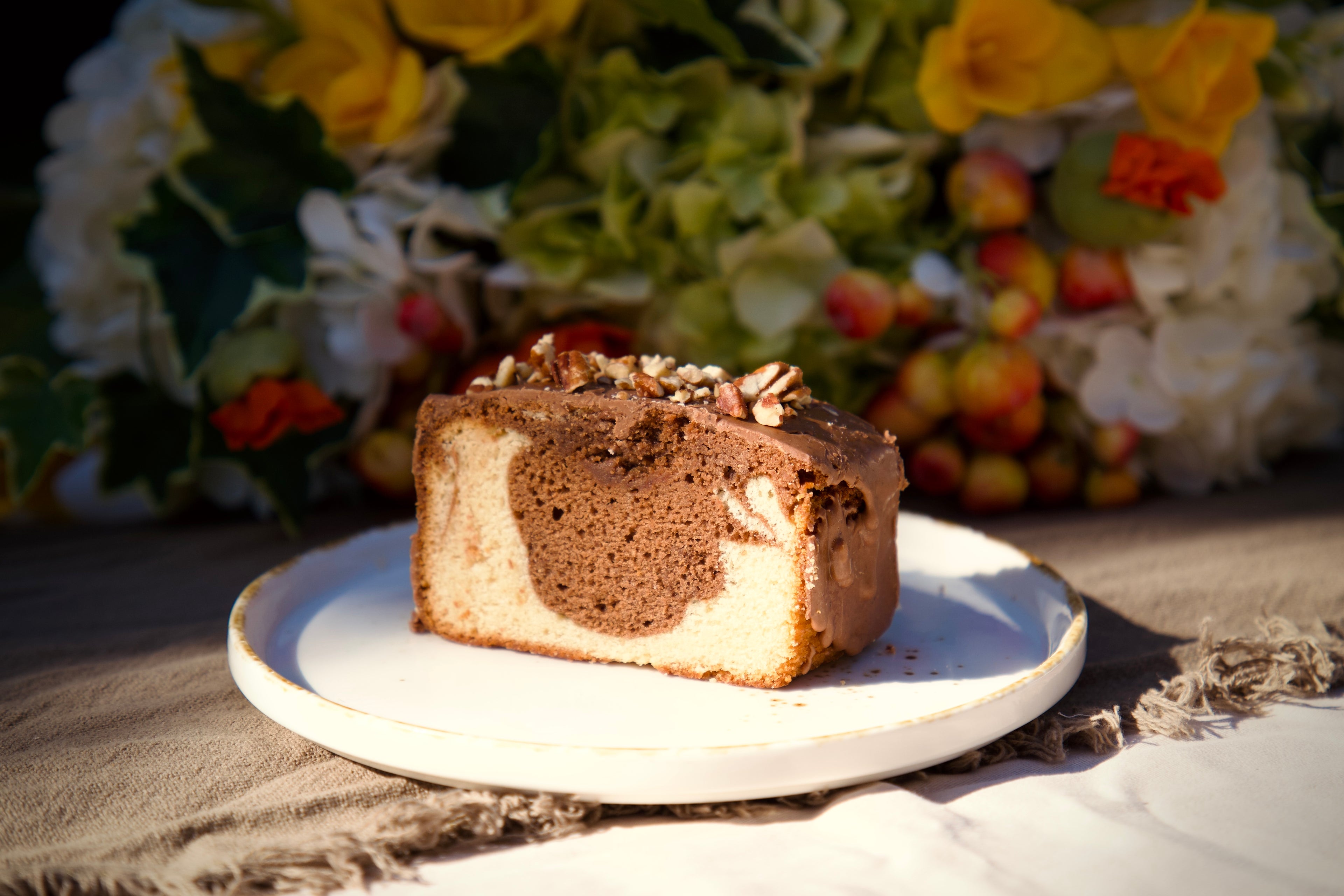 Glazed Marble Vanilla cake & Walnut (7 units)